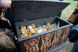 Johnny Monsarrat box